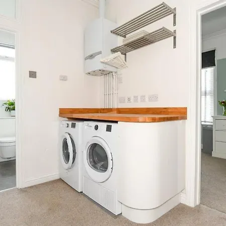 Modern Southville 5 Min Walk To Centre דירה